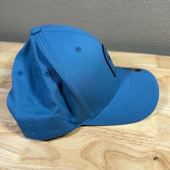 Travis Mathew Golf Flexfit Snapback Adjustable Blue Shark Sighting Palm Tree Hat - Picture 6 of 7
